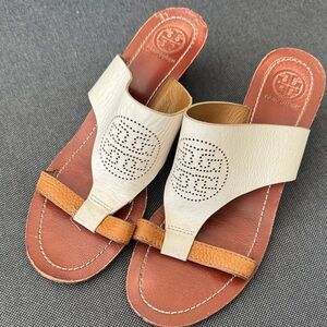Tory Burch Bailey Wedge Size 6.5 Logo Trendy Preppy